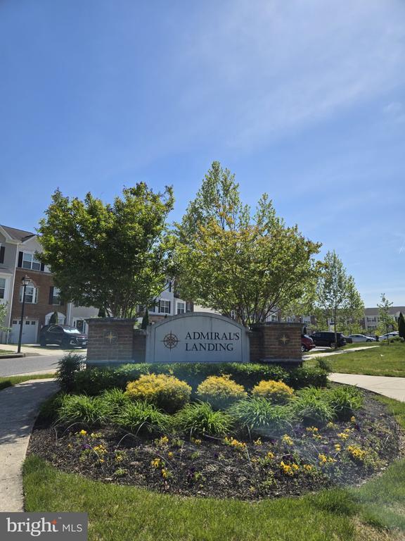 Building Photo - 7720 Village Park Dr