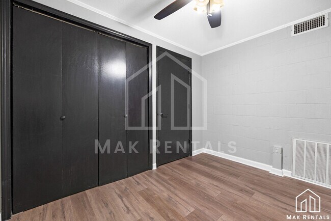 Building Photo - Mocksville