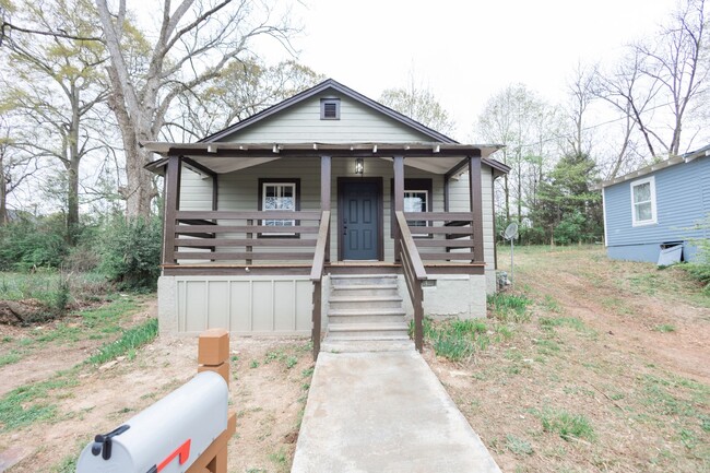 Primary Photo - 814 Williams - 2BR & 1 BATH