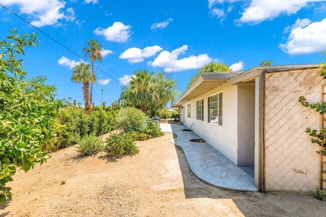 Building Photo - 74350 Covered Wagon Trail