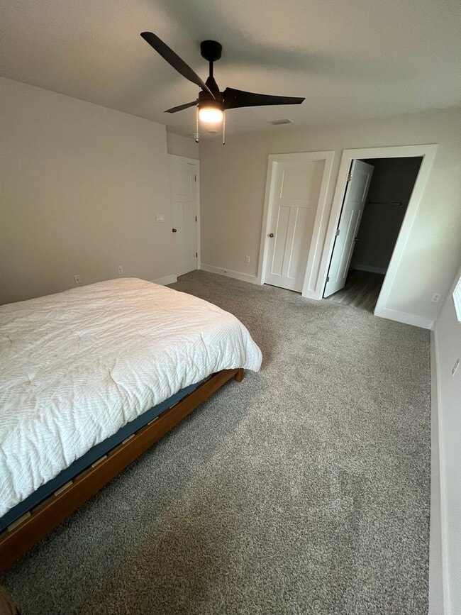 Building Photo - Beautiful 3 Bedroom, 2 Bath Pace Home avai...