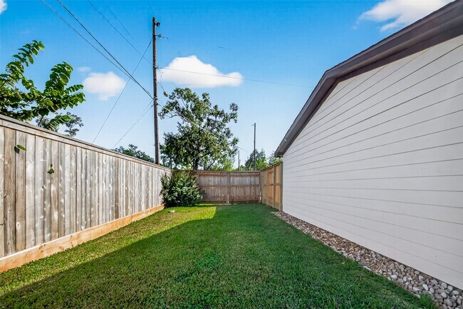 Building Photo - 9242 Autauga St