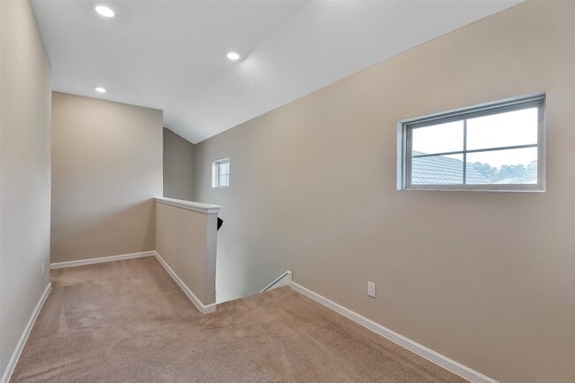 Building Photo - 1439 Northwood Blf Ln