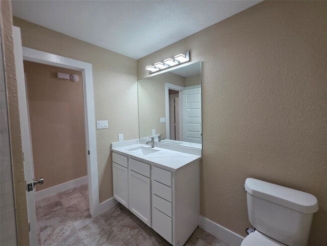 Building Photo - 2306 19th Ave N