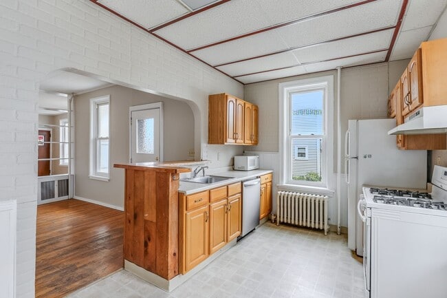 Building Photo - 404-406 Hummel Ave