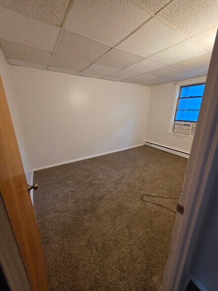 Building Photo - 23 Twin Oak Rd