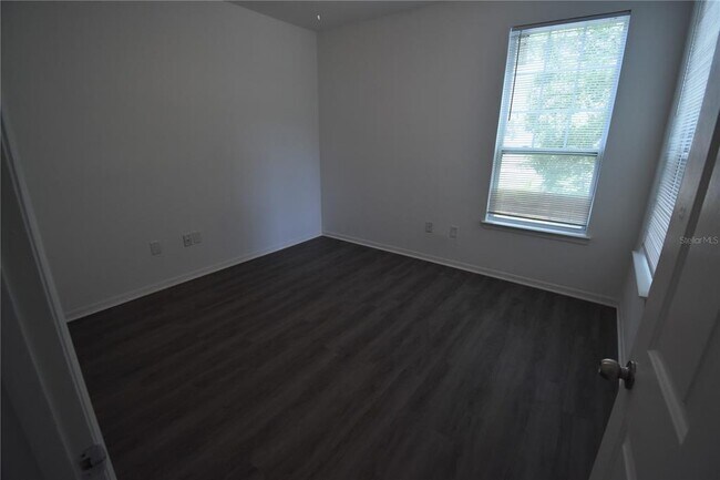 Building Photo - 2000 Erving Cir