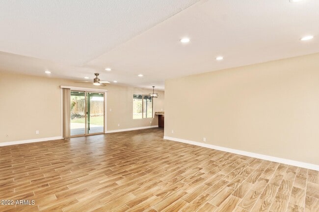 Building Photo - 5320 E Hearn Rd