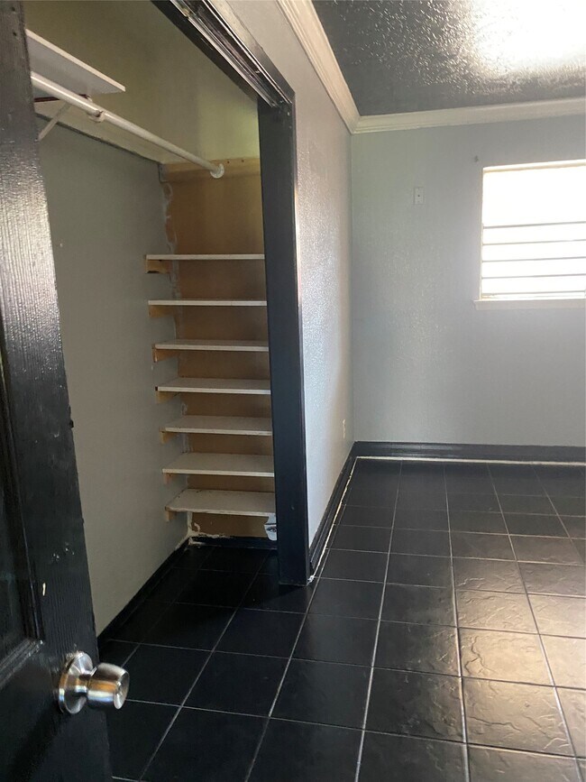 Building Photo - 15335 Buckle Ln