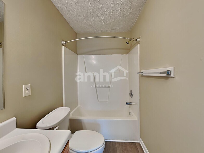 Building Photo - 7019 Beaverwood Dr