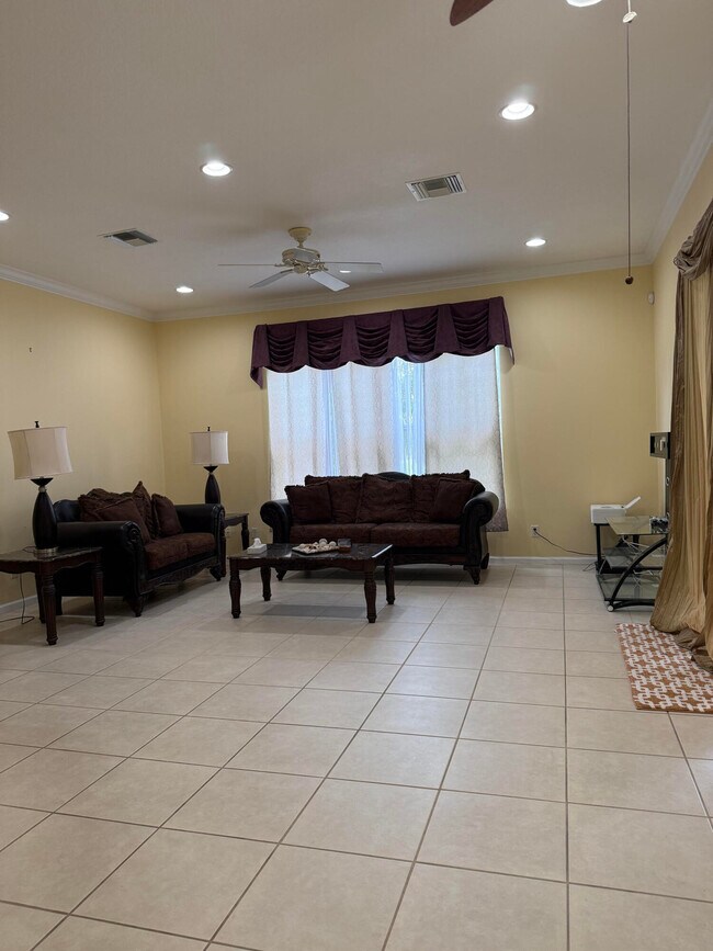 Building Photo - 408 North Key Lime Square SW