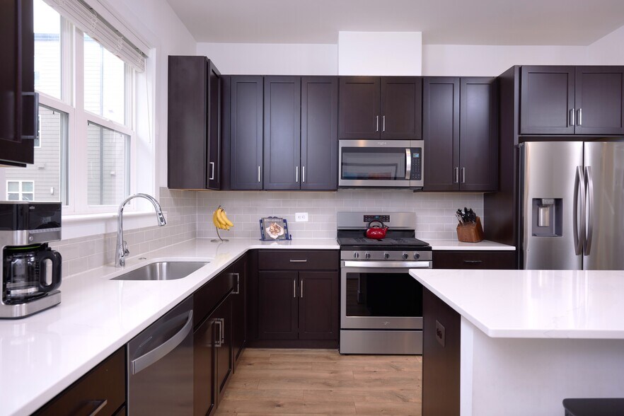 Building Photo - 3541 Bellflower Ln