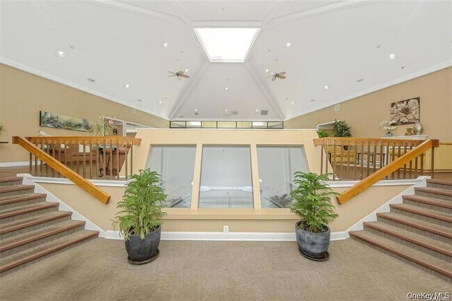 Building Photo - 855 Skyline Dr