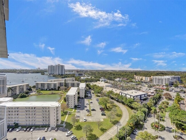 Building Photo - 18011 Biscayne Blvd