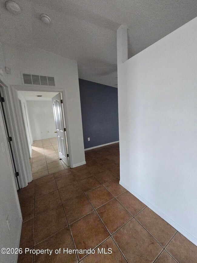 Building Photo - 5085 Courtland Rd
