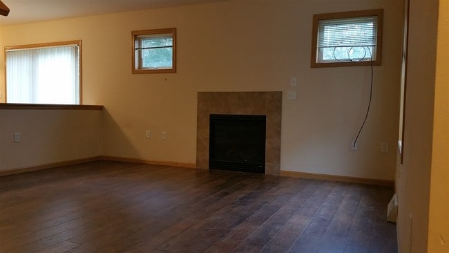 Building Photo - 6735 Raymond Rd