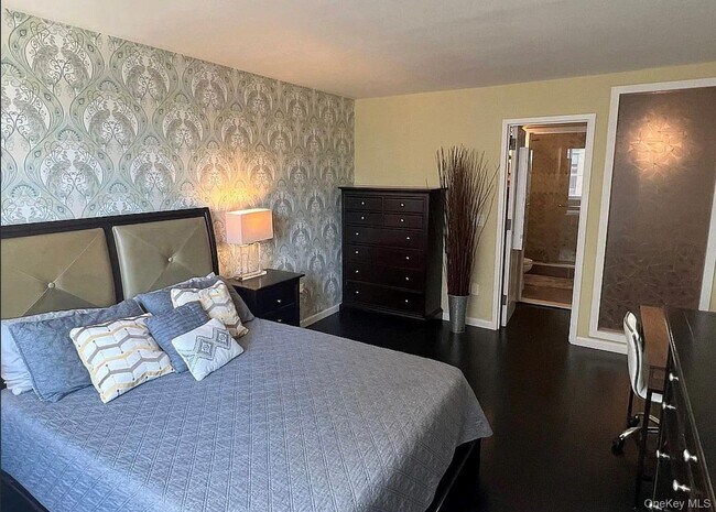 Building Photo - 4-74-74 48th Ave