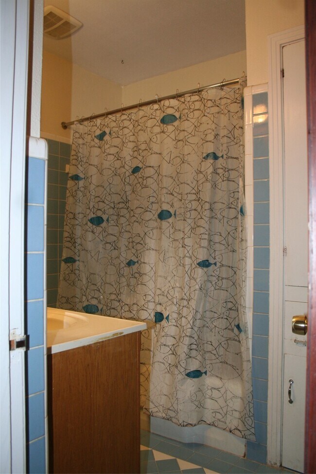 Building Photo - 7518 El Rancho St