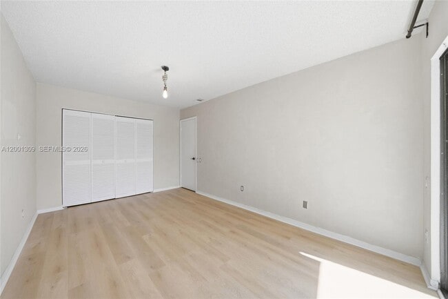 Building Photo - 6704 SW 114th Pl