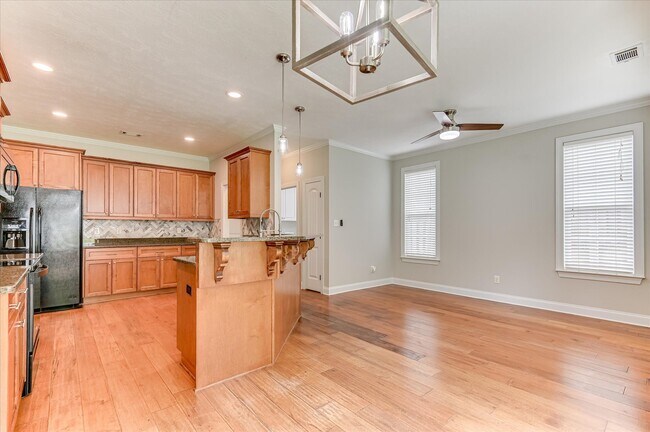 Building Photo - 1111 Sumter Landing Cir