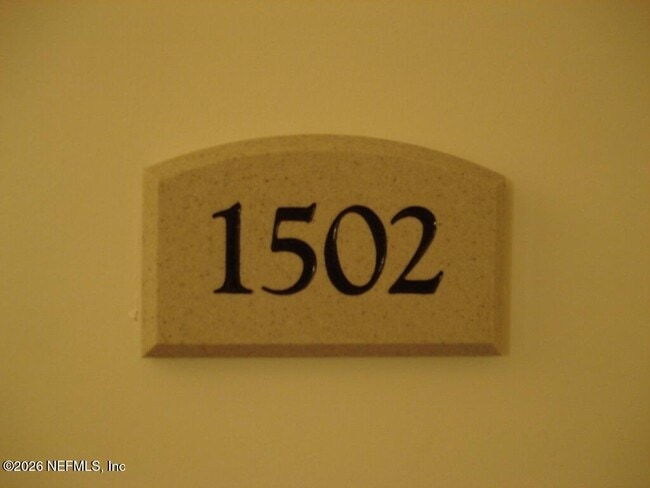 Building Photo - 400 E Bay St