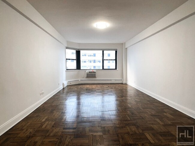 Building Photo - 219 E 69th St