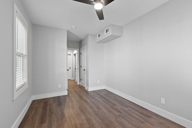 Building Photo - 6010 Southwest Ave
