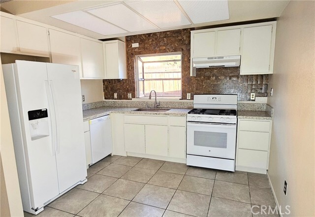 Building Photo - 11837 Rancherias Dr