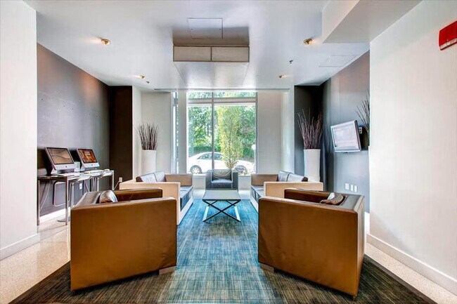 Building Photo - 356 Third Street-SI ID1502725P