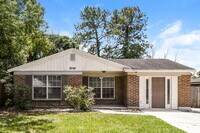 Building Photo - 8244 Yolanda Ct