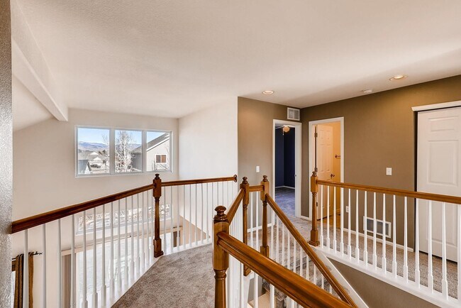 Building Photo - FABULOUS 3 BED/2.5 BATH HOME IN RENAISSANC...
