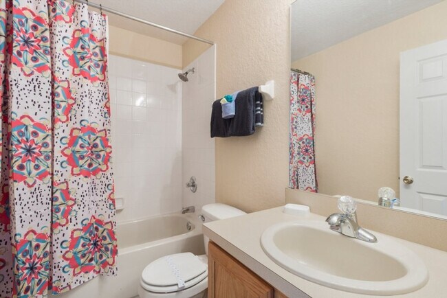 Building Photo - 2705 Roadster Ln