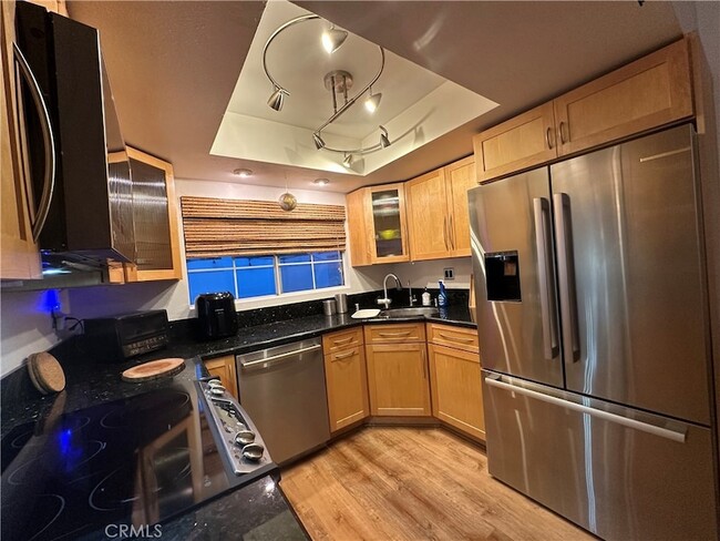 Building Photo - 2217 Vanderbilt Ln