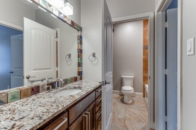 Building Photo - 3141 Greene Ave