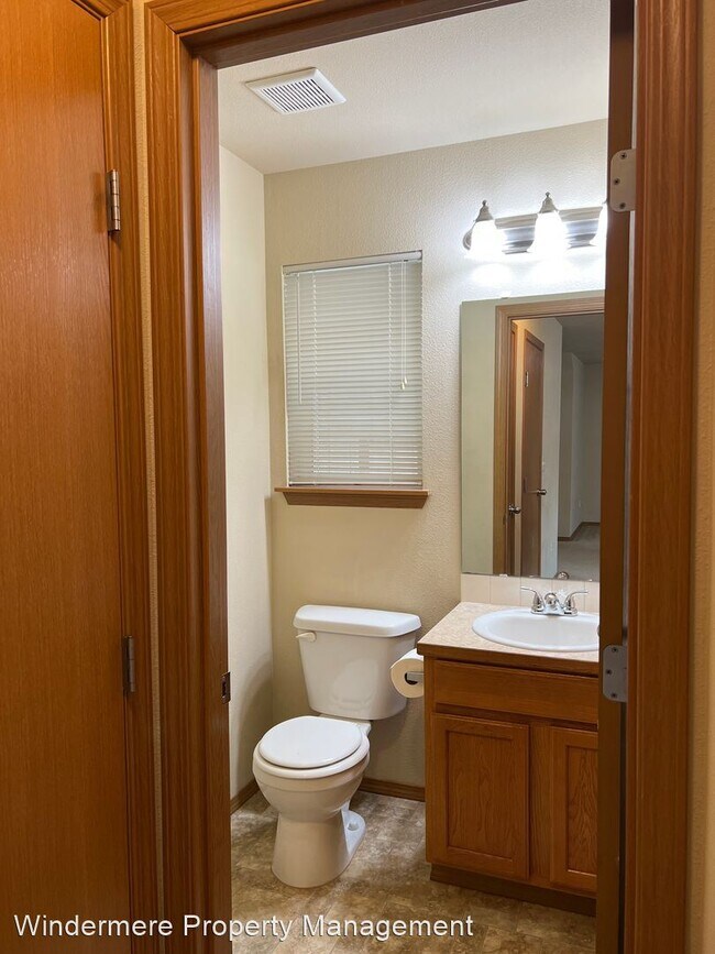 Building Photo - 3 br, 2.5 bath House - 6878 Aquene Loop Ne