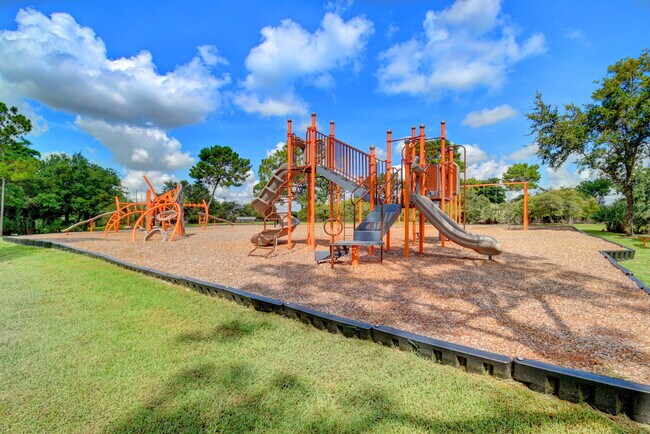 Building Photo - 17414 Spring Tree Ln