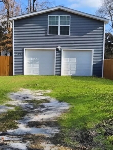 Building Photo - 7896 Elderberry Cir