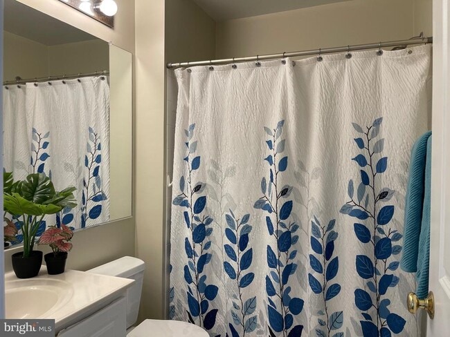 Building Photo - 12313 Tanalian Falls Ln