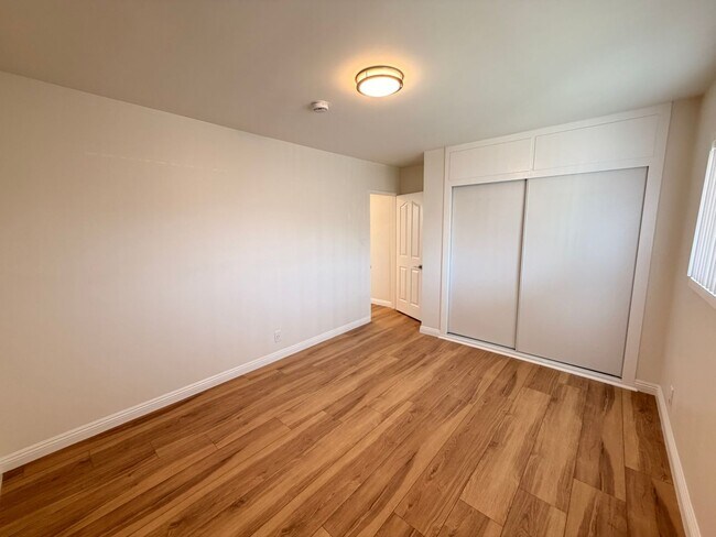 Building Photo - Completely Remodeled 2 Bed, 1 Bath in San Pedro w/ Garage Parking!