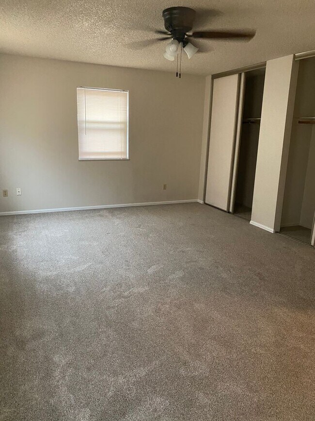 Building Photo - Fantastic 3 Bedroom, 2 Bath, 2 Car Garage,...