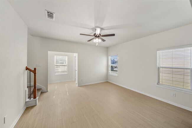 Building Photo - 716 W Dallas St