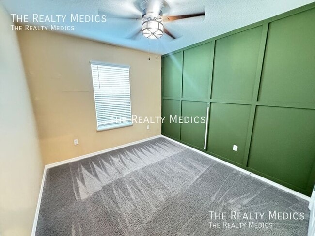 Building Photo - 320 Mariana Way