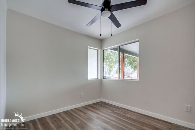Building Photo - Charming 4Bdm 2Ba Home and Private Patio i...