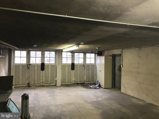 Building Photo - 505 E Lancaster Ave