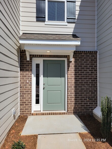 Building Photo - 424 Glen Clova Dr