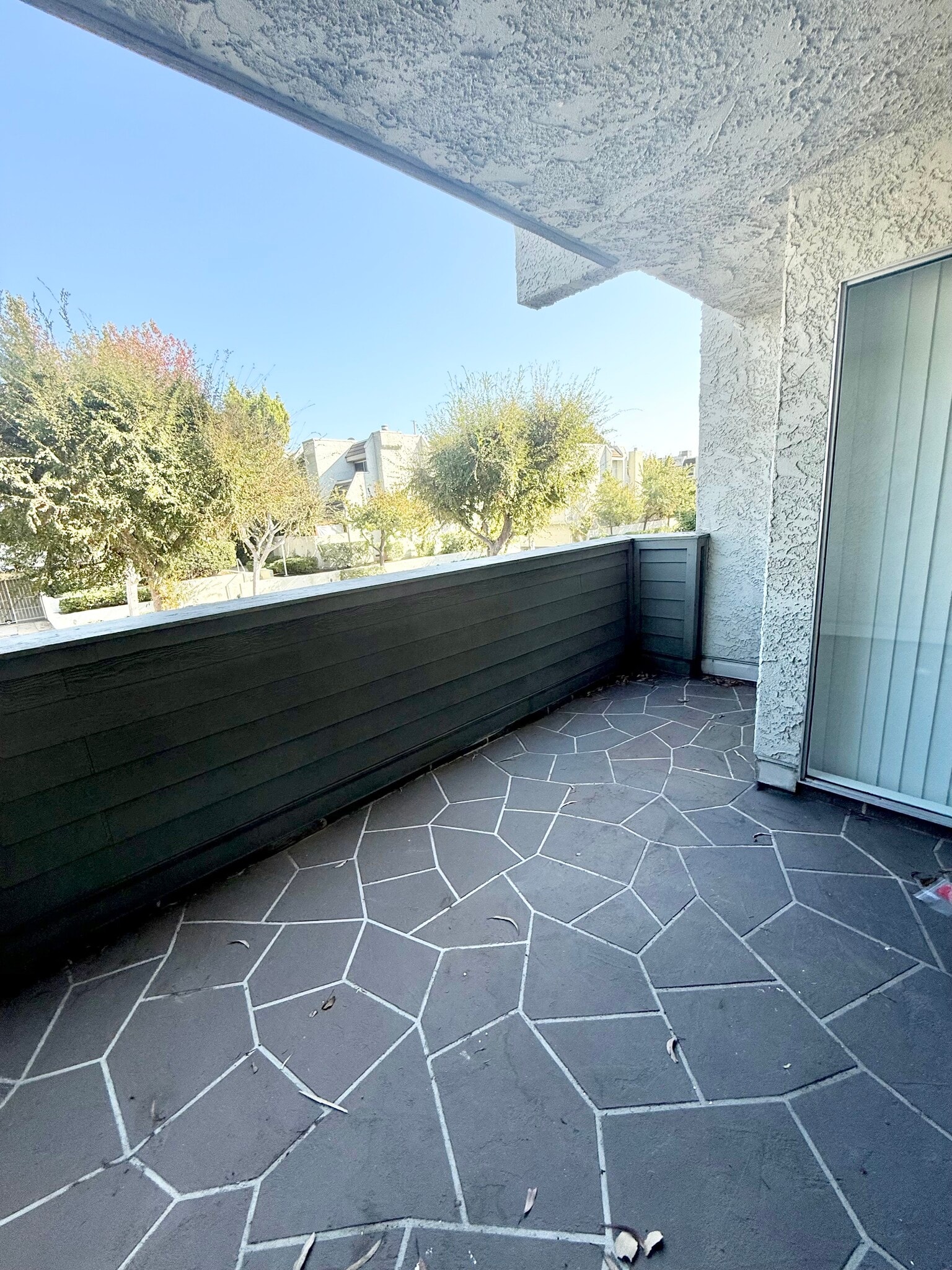 Building Photo - 11818 Moorpark St