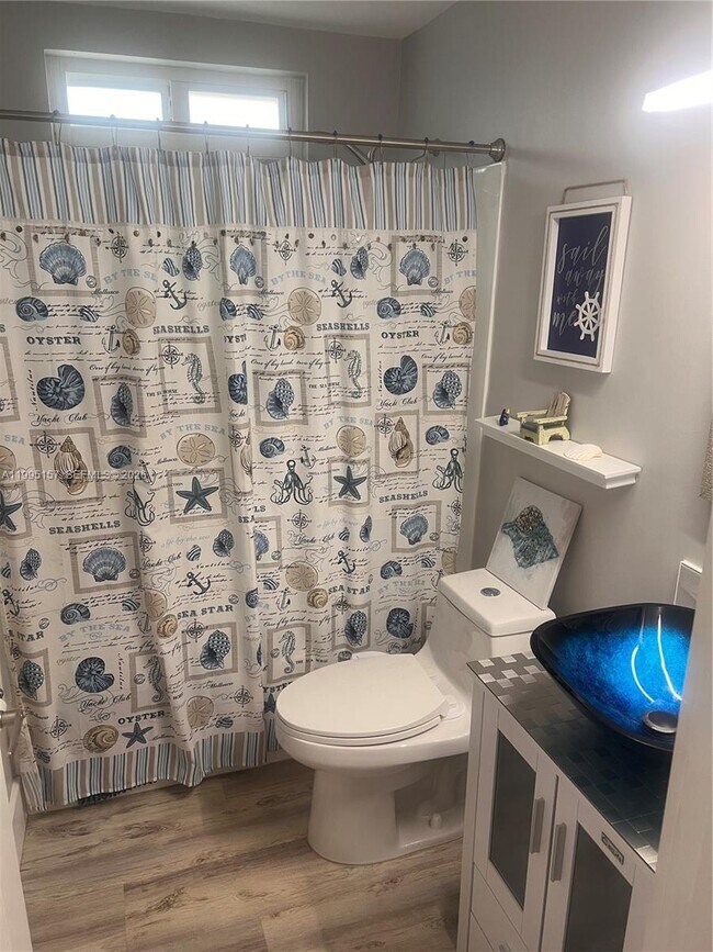 Building Photo - 1561 NE 12th Terrace