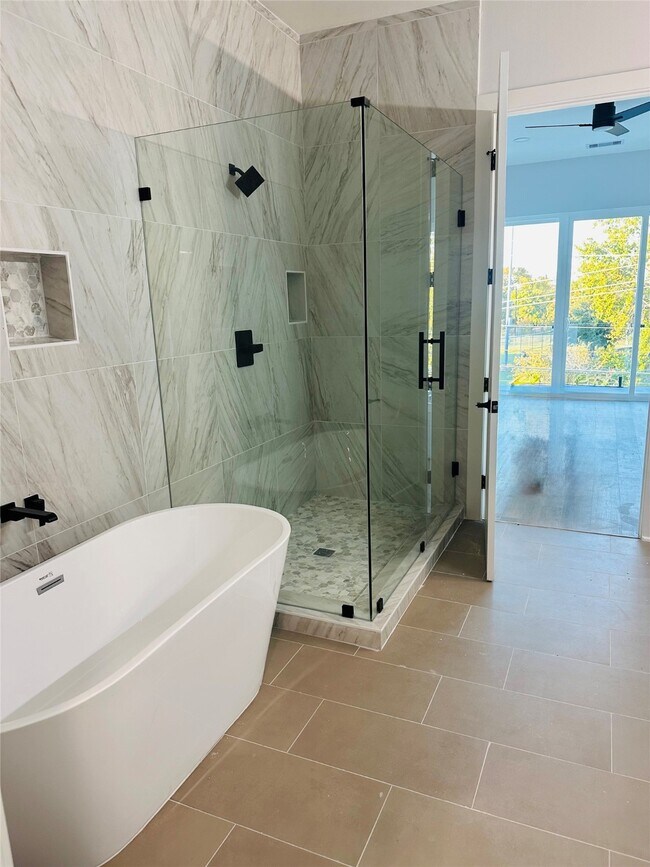 Building Photo - 618 E 35th St