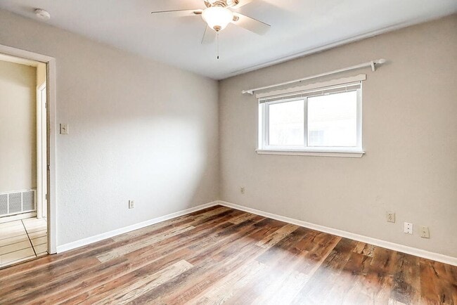Building Photo - 3121 Seafoam Dr