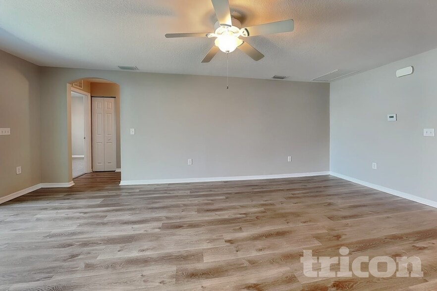 Building Photo - 1119 Shared Passion St